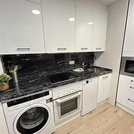 Parque De Invierno - - Parking - Wifi - 5 Min Del Centro Appartamento *