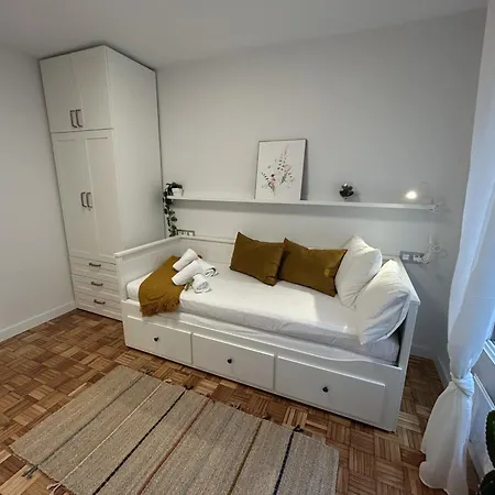 Daire Parque De Invierno - - Parking - Wifi - 5 Min Del Centro *