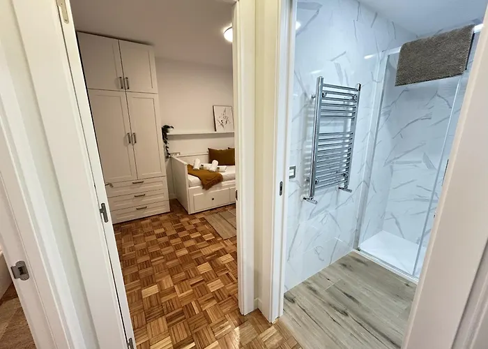 Parque De Invierno - - Parking - Wifi - 5 Min Del Centro Appartamento *